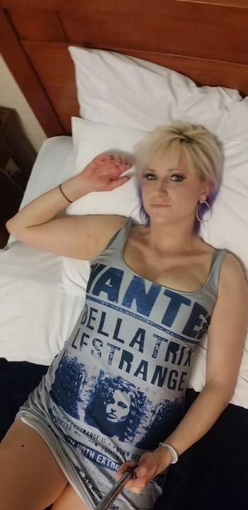 Chloe Lane, 35 Caucasian female escort, Penticton